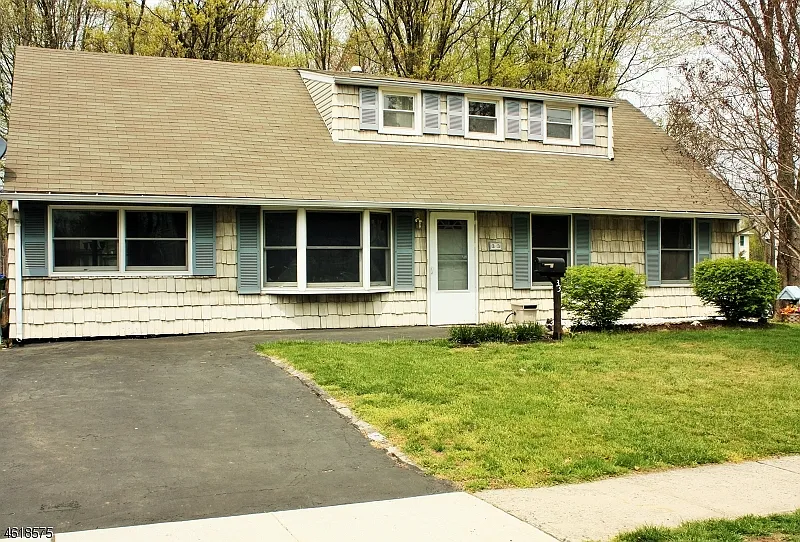 33 Ashley Rd photo 1