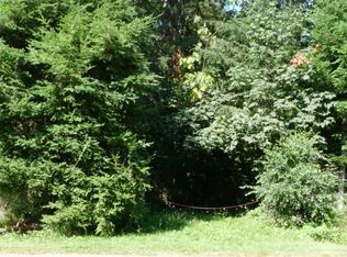 8 Ridge Dr, Camano Island, WA 98282