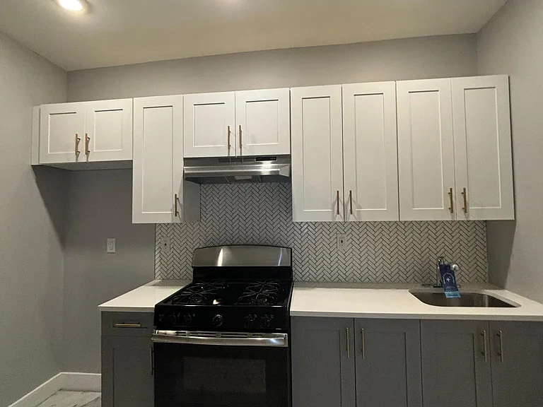 61 16th Ave #4 — Photo 2