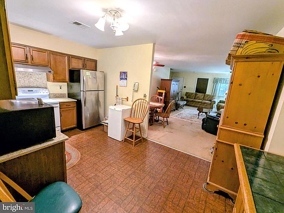 4th image of 36 Markel Rd