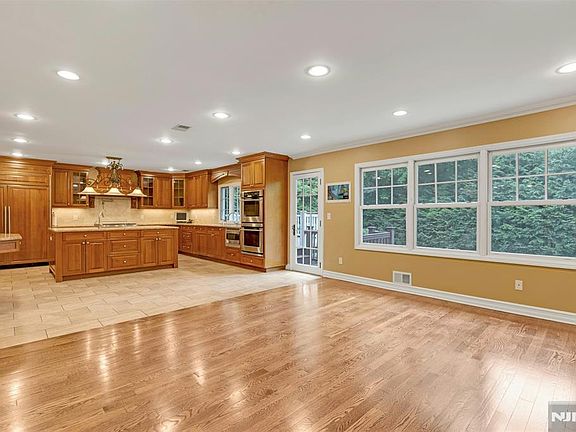 5th image of 506 Sunderland Rd