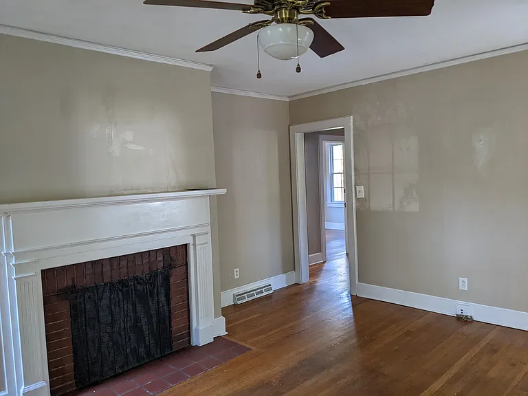 209 E Faris Rd — Photo 6