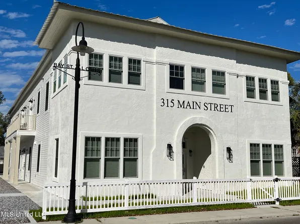 315 Main St #D, Bay Saint Louis, MS 39520
