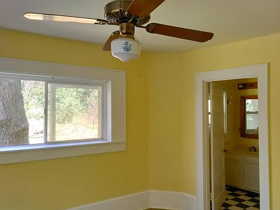 Second bedroom and entrance to bathroom