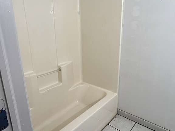 5th image of 761 W 3rd St #1