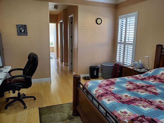 3rd image of 902 Barcelona Dr