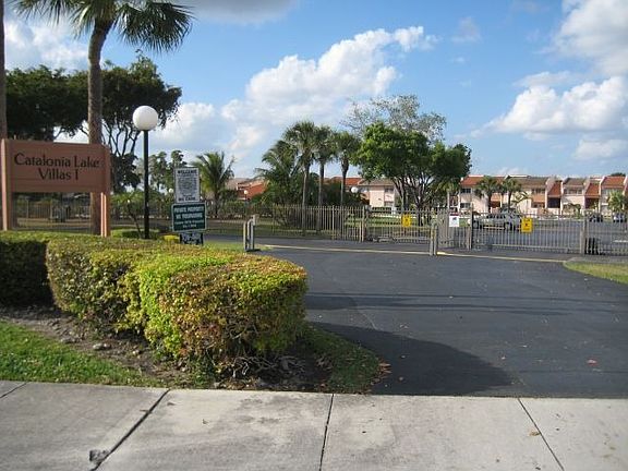 2nd image of 14201 Kendale Lakes Cir