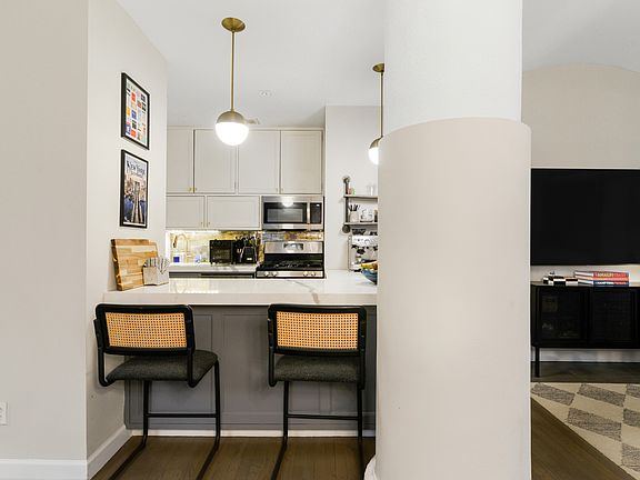 5th image of 312 E 23rd St APT 3D