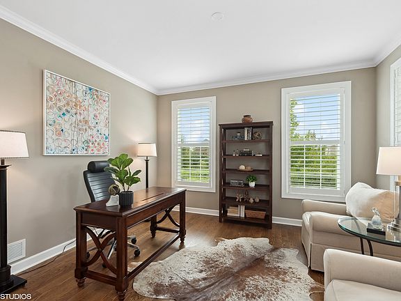 4th image of 34 N Empress Dr