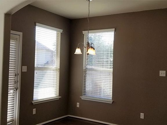 4th image of 5404 Red Pine Dr