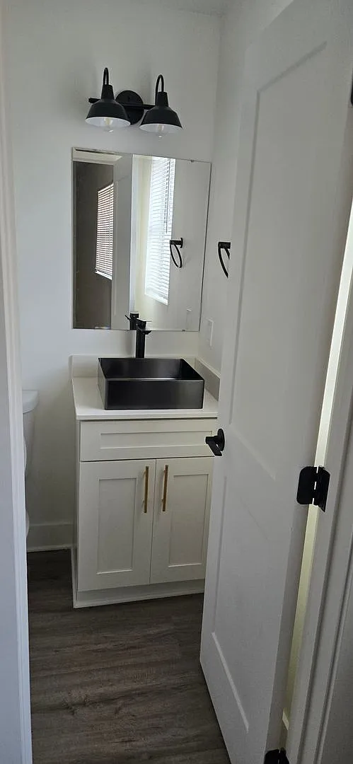 Cherry Creek Apartments — Photo 4