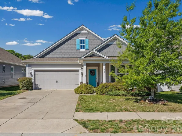 269 Robinwood Ln, Lake Wylie, SC 29710