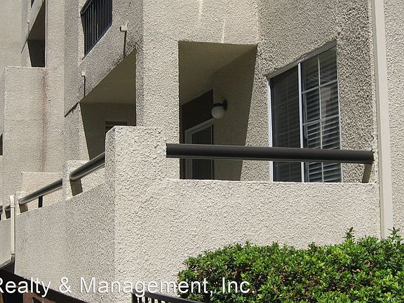 3rd image of 21450 Burbank Blvd APT 120