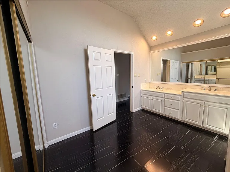 342 Arbor Ct — Photo 12