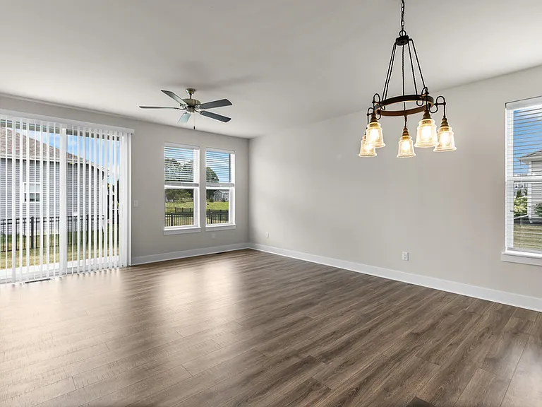265 Farmstead Dr — Photo 7