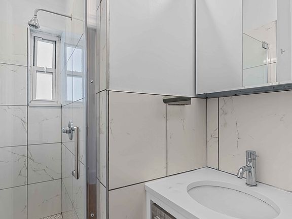 3rd image of 220 Sullivan St APT 5H
