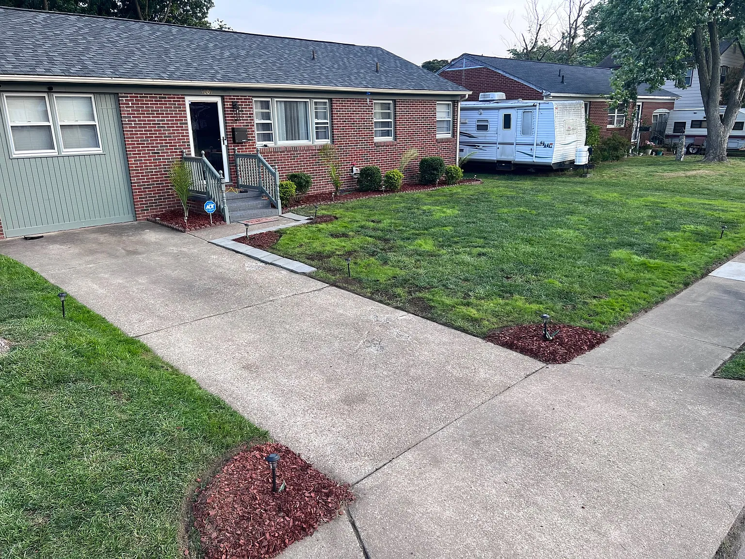 4 bed, 1450 sqft, $2,100 — Photo 2