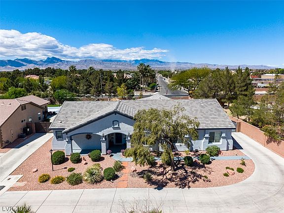 2nd image of 8125 Soledad Canyon St