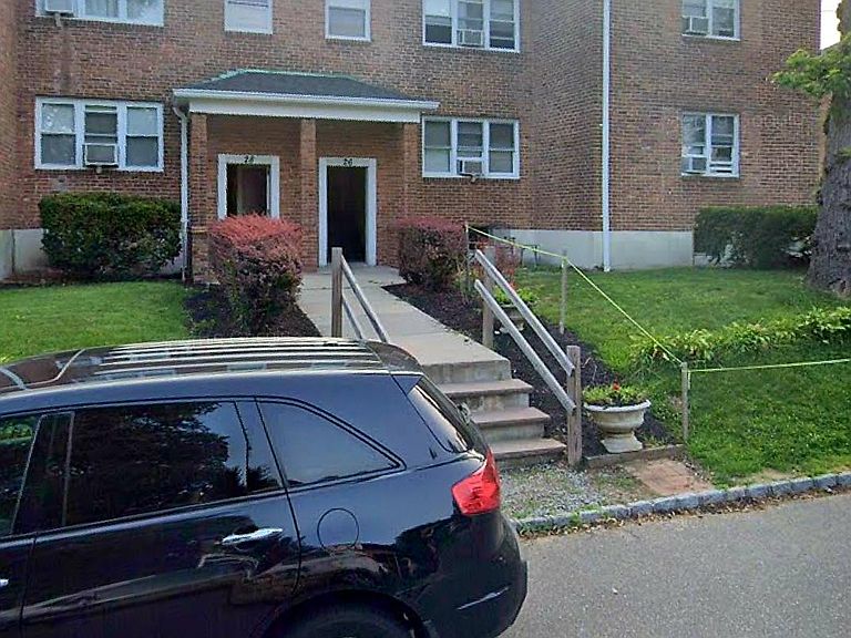 28 Linden St Great Neck, NY, 11021 Apartments for Rent Zillow