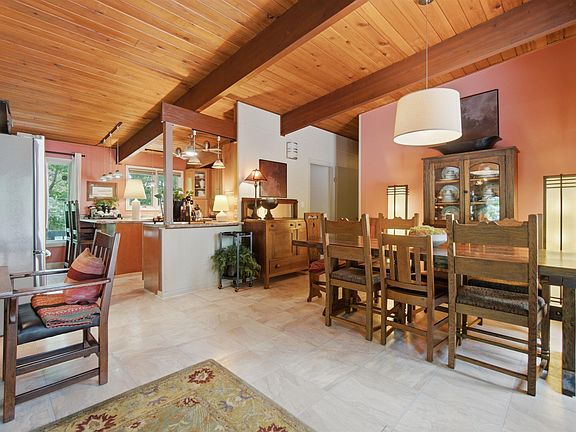4th image of 193 E Sunset Way