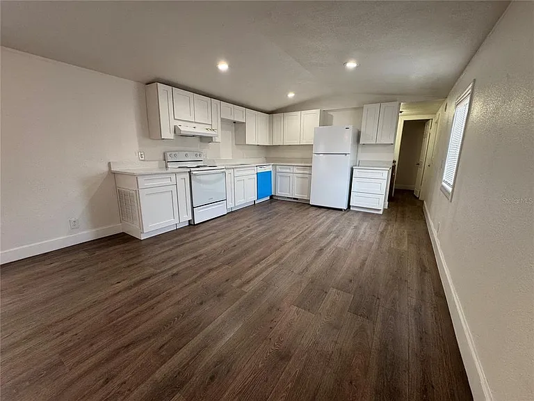 112 Laureti Ln — Photo 5