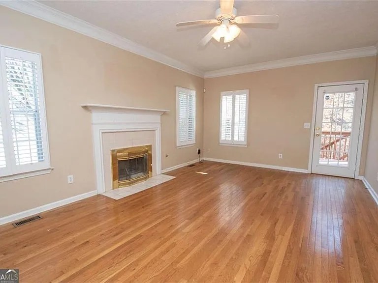 116 Sagamore Ln — Photo 3