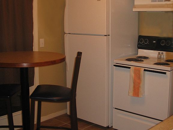2nd image of 1412 E Lindsey St APT D