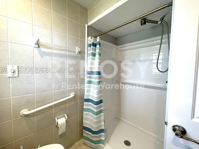 802 Embassy Rd — Photo 20