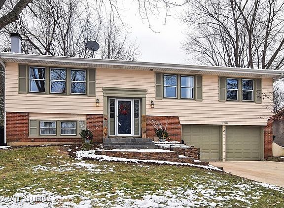 2nd image of 21W631 Glen Valley Dr