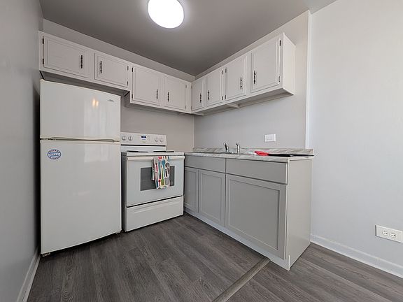 4th image of 6171 N Sheridan Rd APT 1408