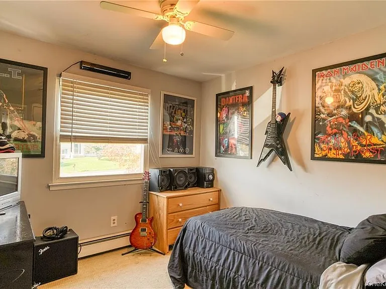10 Capital Dr — Photo 18