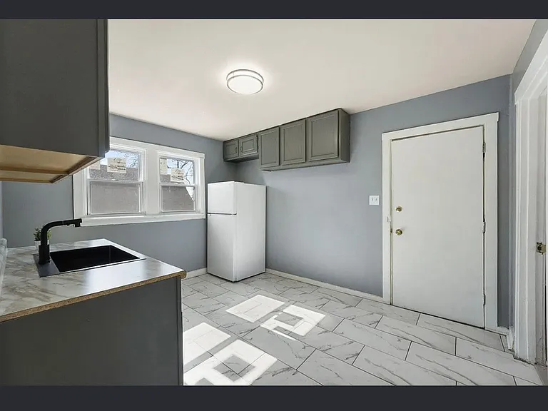 3906 Catalpa St #3 — Photo 6