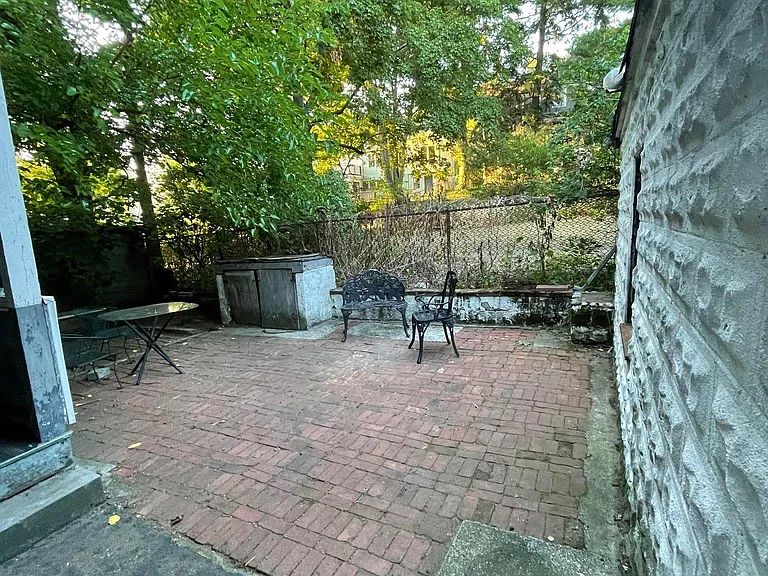 35 Upland Rd — Photo 12