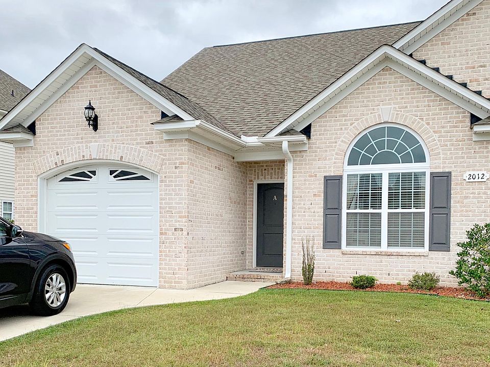 1st image of 2121 Dovedale Dr #B