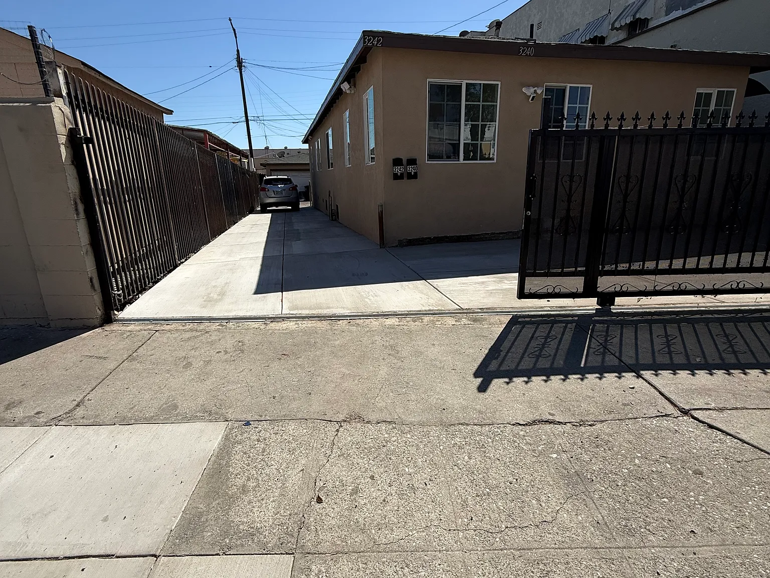 3 bed, $3,200 — Photo 1