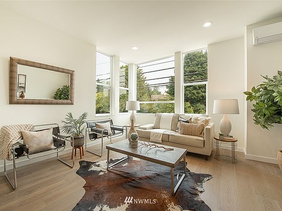 4th image of 5009 A 40th Avenue NE