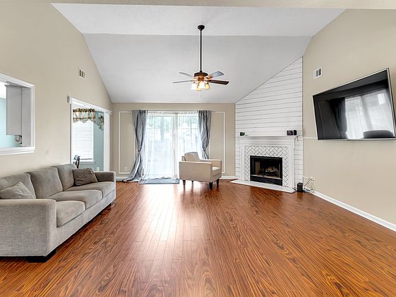 3rd image of 307 Coffee Bluff Villa Rd