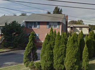 1717 New Holland Rd, Reading, PA 19607