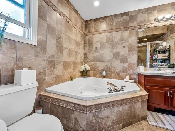 629 Marcy Avenue image 17 of 37