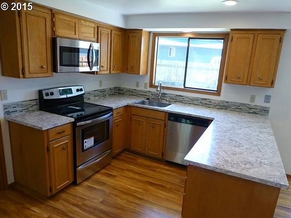 4th image of 2901 NE 86th St