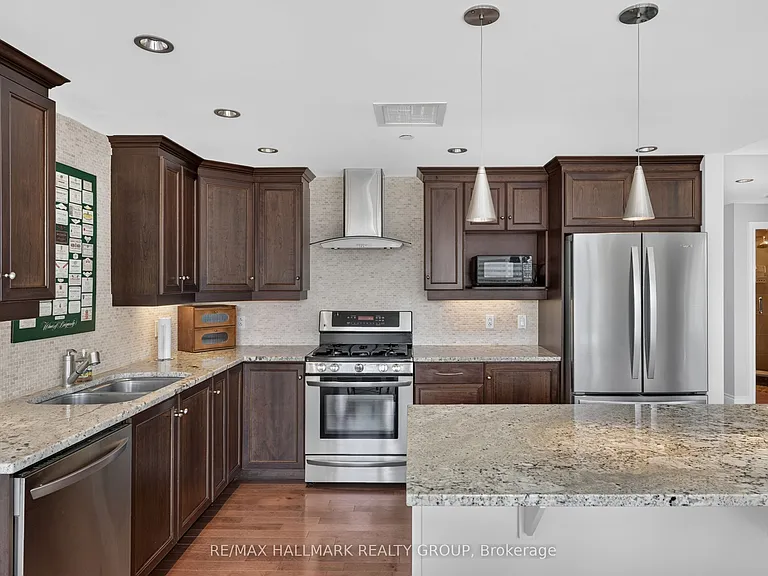 90 George St #1301 — Photo 12