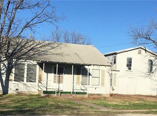 101 S Williams Dr, Comanche, TX 76442