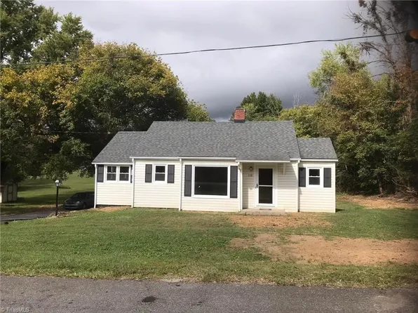 110 New St, Mount Airy, NC 27030