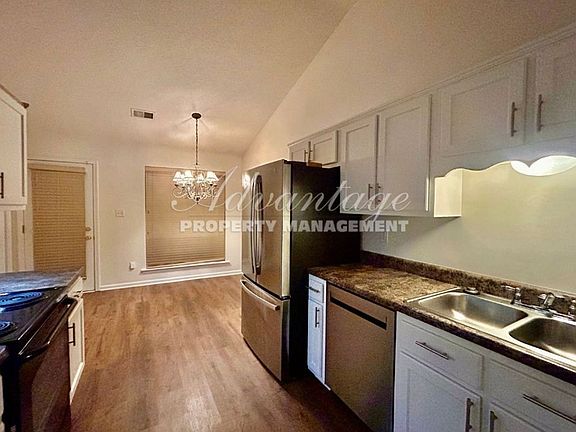 3rd image of 2565 Boxford Ln