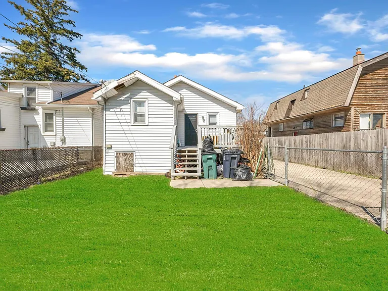 419 W Twelve Mile Rd — Photo 25