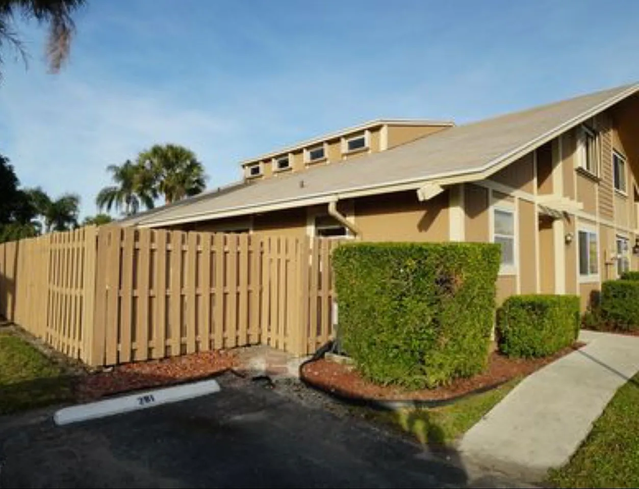 4 bed, 2045 sqft, $3,750 — Photo 3