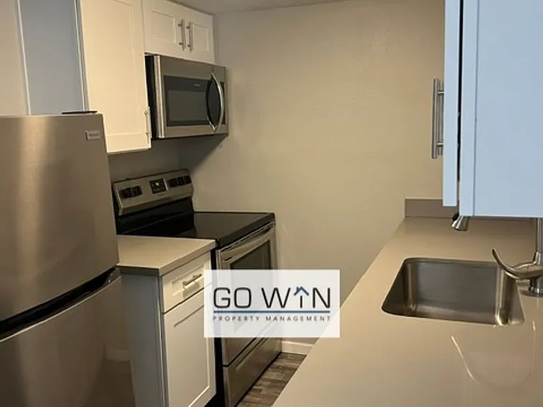 44 E Roanoke Ave — Photo 34