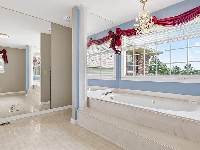 120 Briarwood Dr — Photo 46