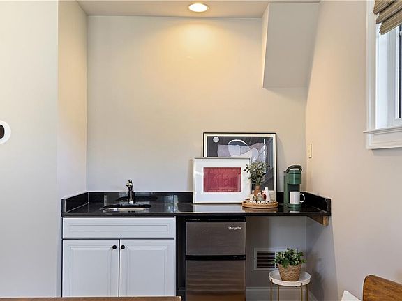 5th image of 1258 Dekalb Ave NE APT 127