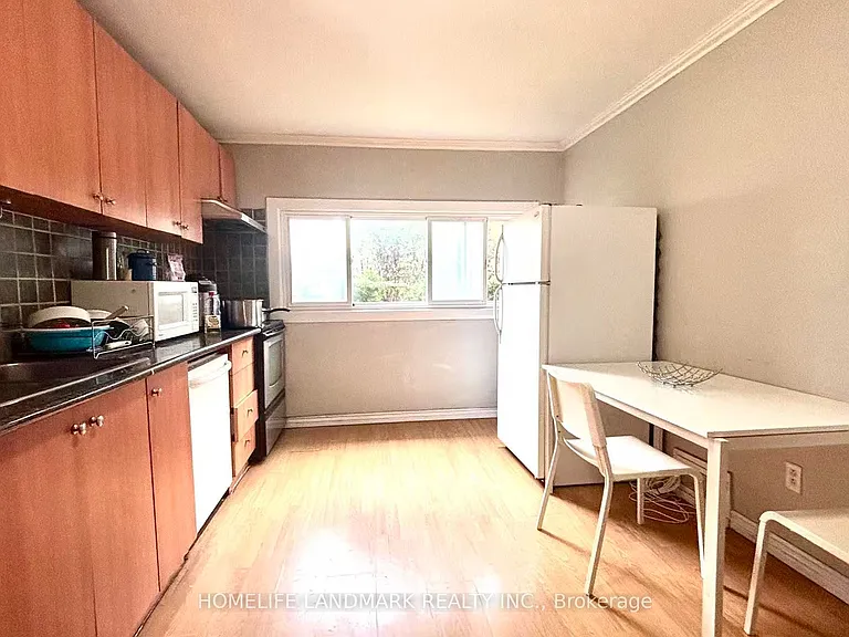 166 Maplehurst Ave — Photo 5